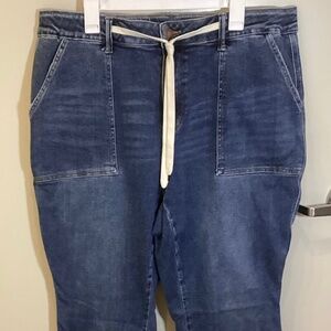Judy Blue Womens 20W Jogger Denim Pull On Drawstring Jeans Comfort Stretch